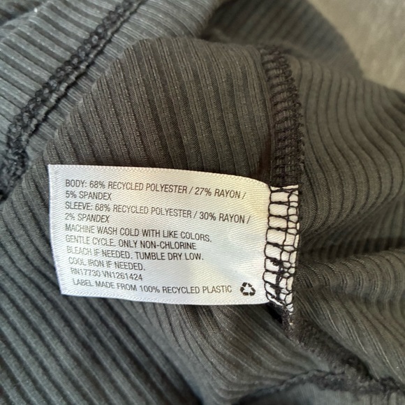 Y2K 90’s Wild Fable Baby Tee Gray Crop Top Ribbed Minimalist Size Small Baddie - Picture 4 of 9